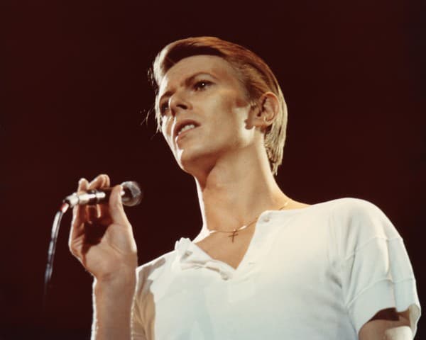 David Bowie je pýchou Angličanov aj dávno po svojej smrti.