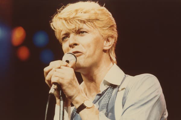 David Bowie je pýchou Angličanov aj dávno po svojej smrti.