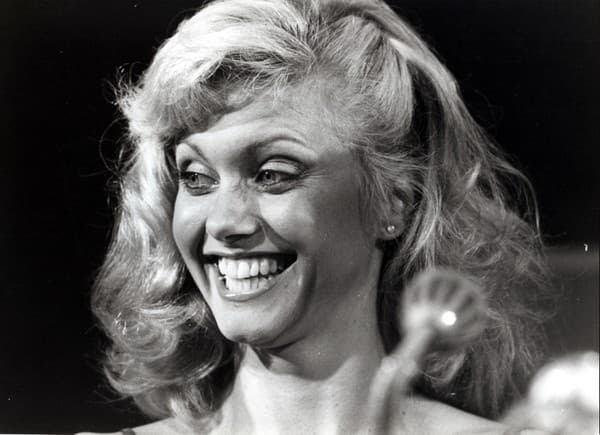 Olivia Newton-John odštartovala svoju filmovú kariéru v roku 1965.