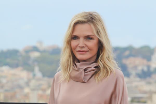 Herečka Michelle Pfeiffer je stále očarujúco krásna!