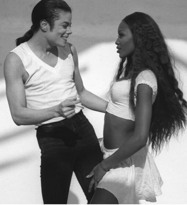 Michael Jackson na zábere z videoklipu s modelkou Naomi Campbell