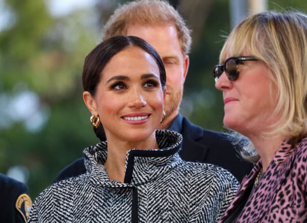 Kabát Meghan Markle v ležérnom strihu sa stal hitom!