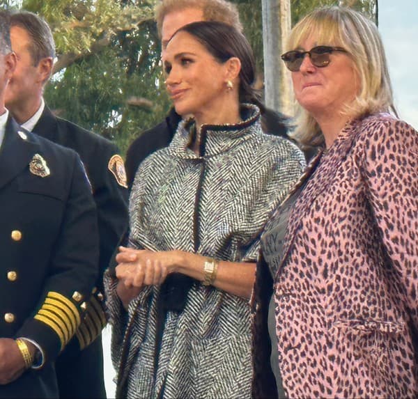 Kabát Meghan Markle v ležérnom strihu sa stal hitom!