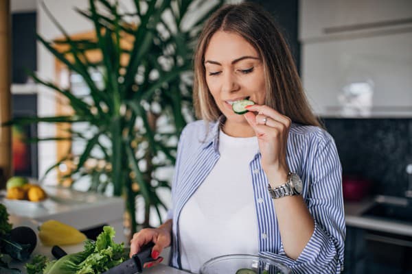 Pravidelná konzumácia uhoriek znižuje vysoký krvný tlak aj cholesterol.